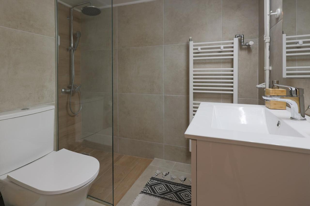 The House Of Praxithea For 6 Apartment Athens